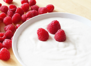 berries, yogurt
